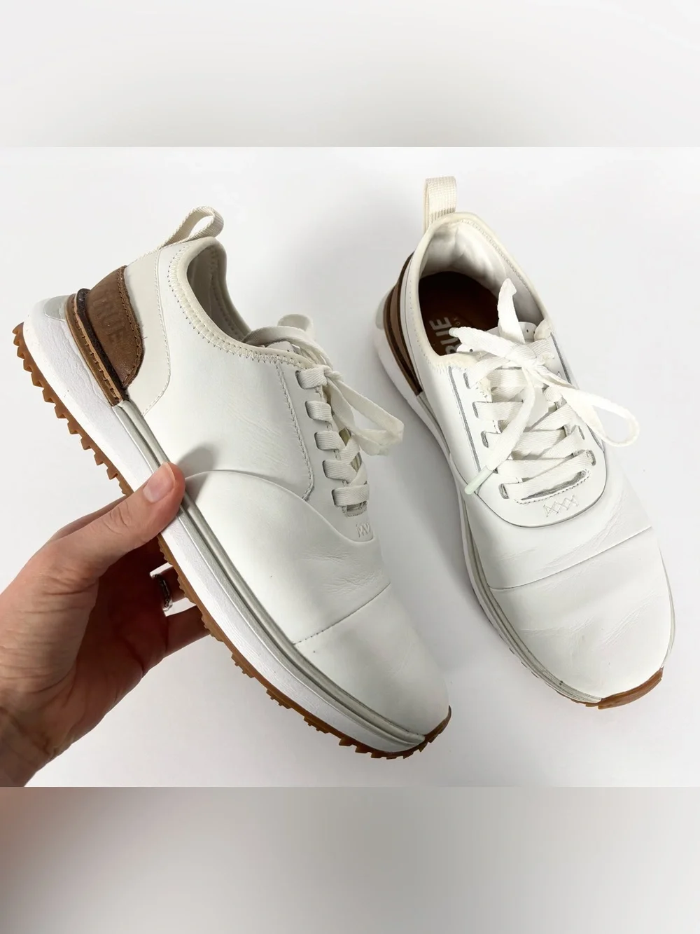 TRUE Linkswear Pro White Waterproof Full Grain Leather Spikeless Golf Shoe‎